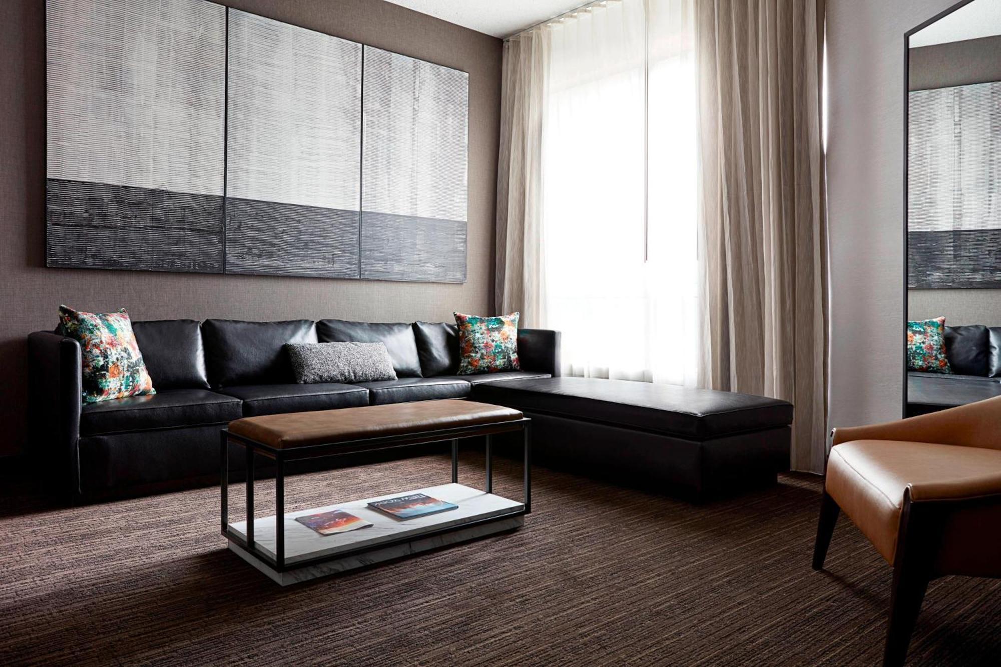 One-Bedroom King Suite,1708193236:JPEG
