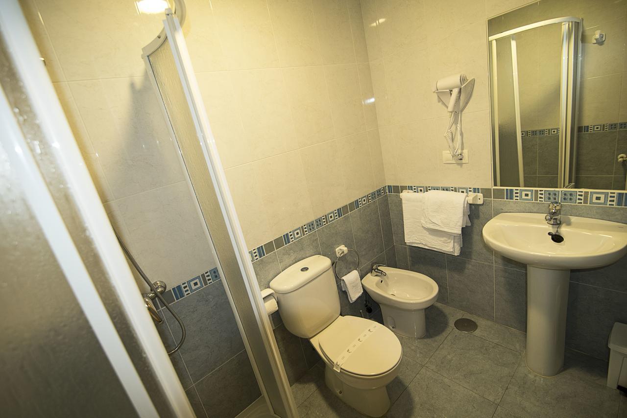Habitación Doble con baño privado - 2 camas