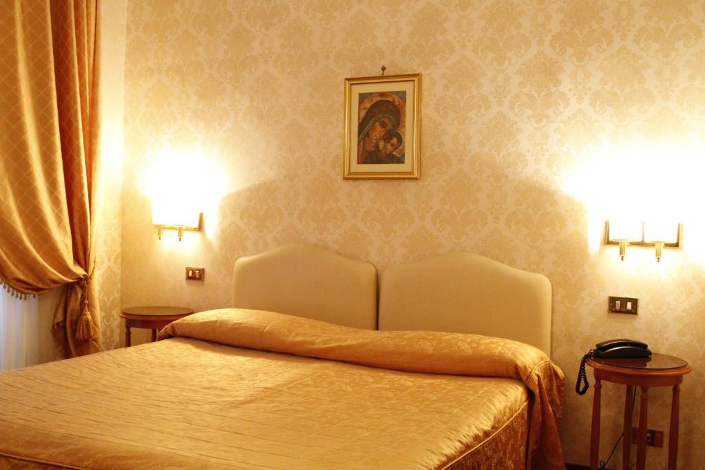 Double Room,176855994:JPEG