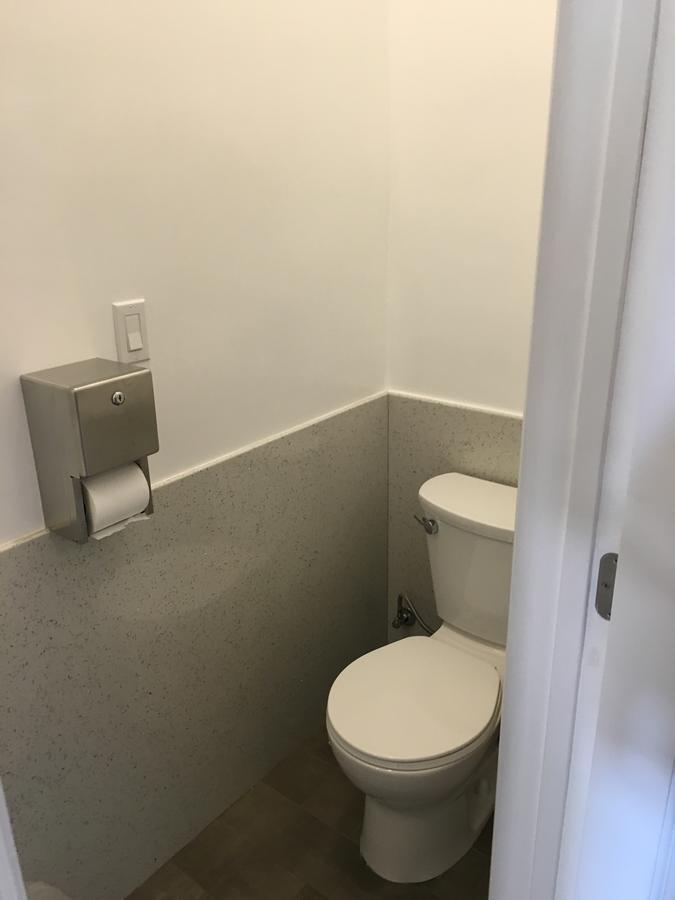 Queen Room with Shared Bathroom,633391401:JPEG