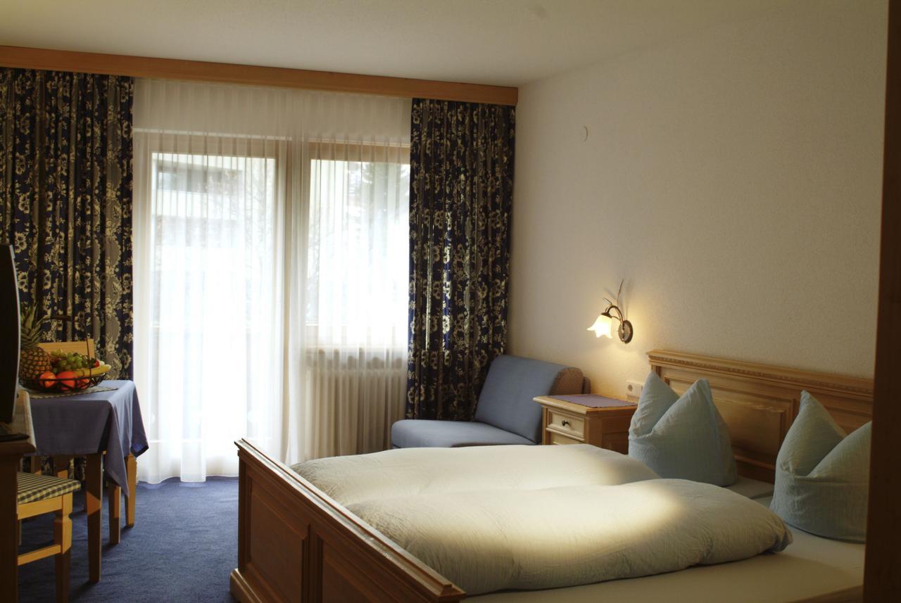 Doppelzimmer mit Balkon