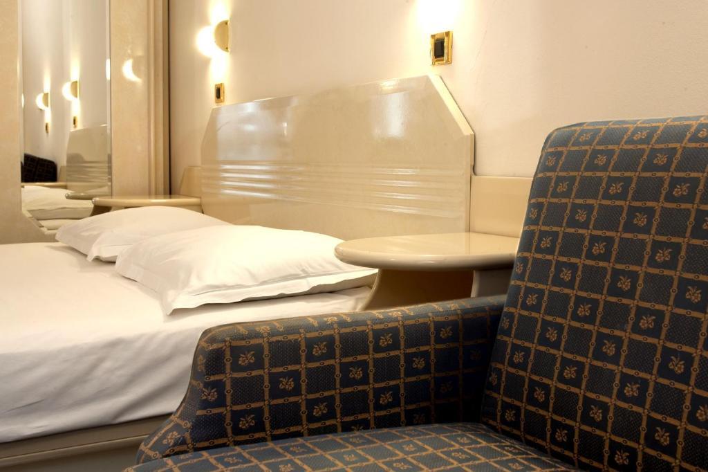 Classic Room with Sofa Bed and Balcony - Sea Side