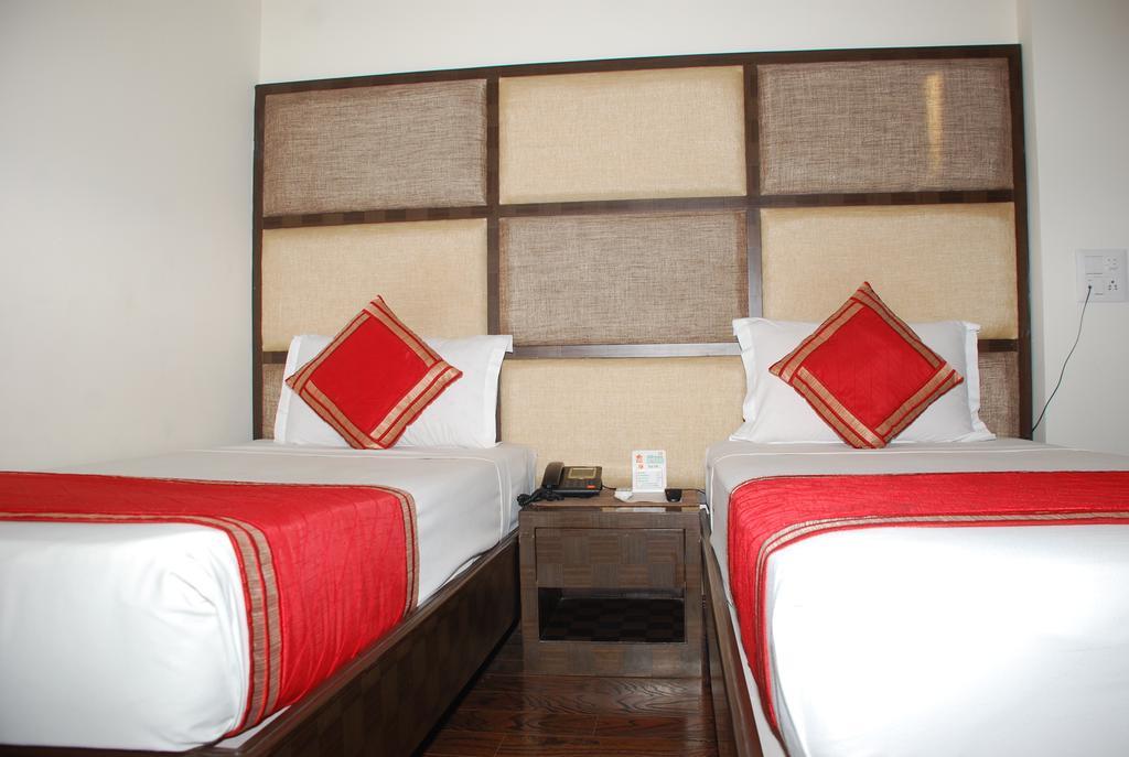 Single Room with Balcony,67791407:JPEG