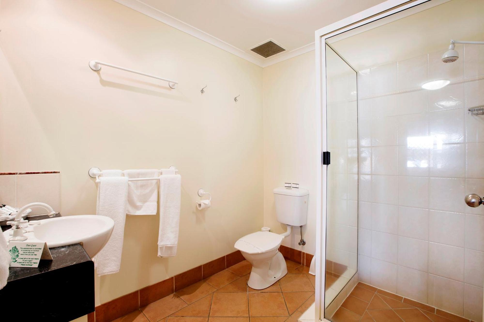 Studio Twin,1219925947:JPEG