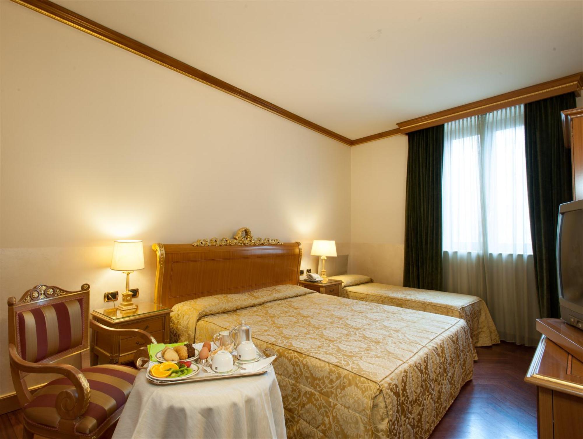 Quarto Triplo Standard
