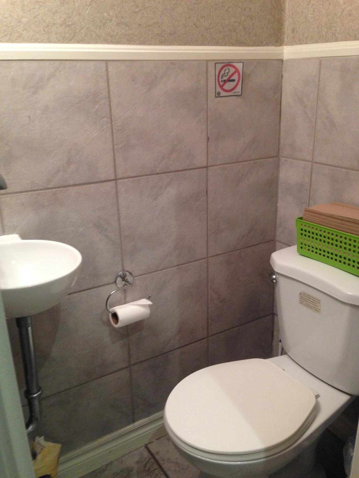 Basic Zimmer mit Doppelbett und Gemeinschaftsbad
