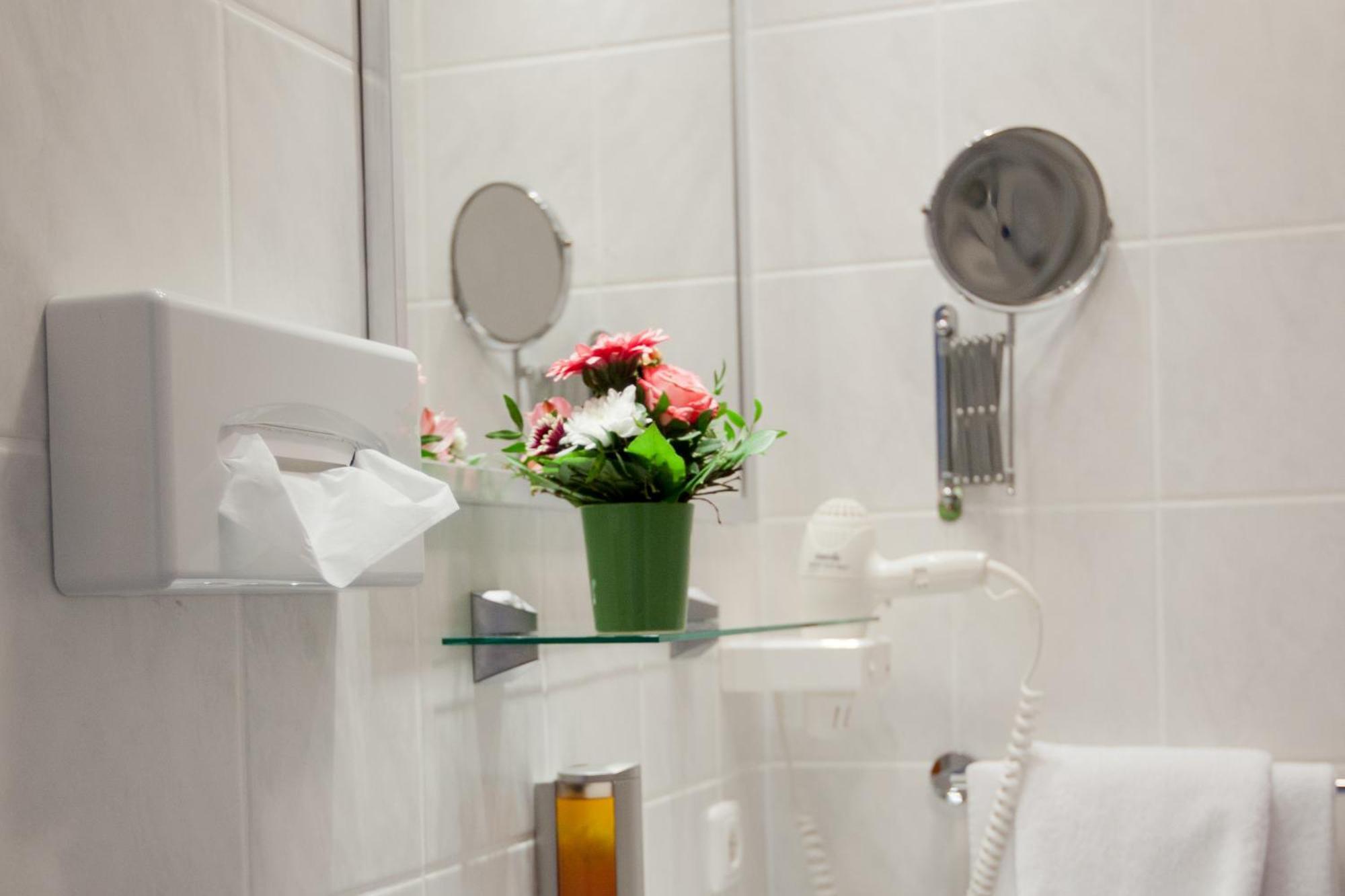 Comfort Single Room,689414250:JPEG