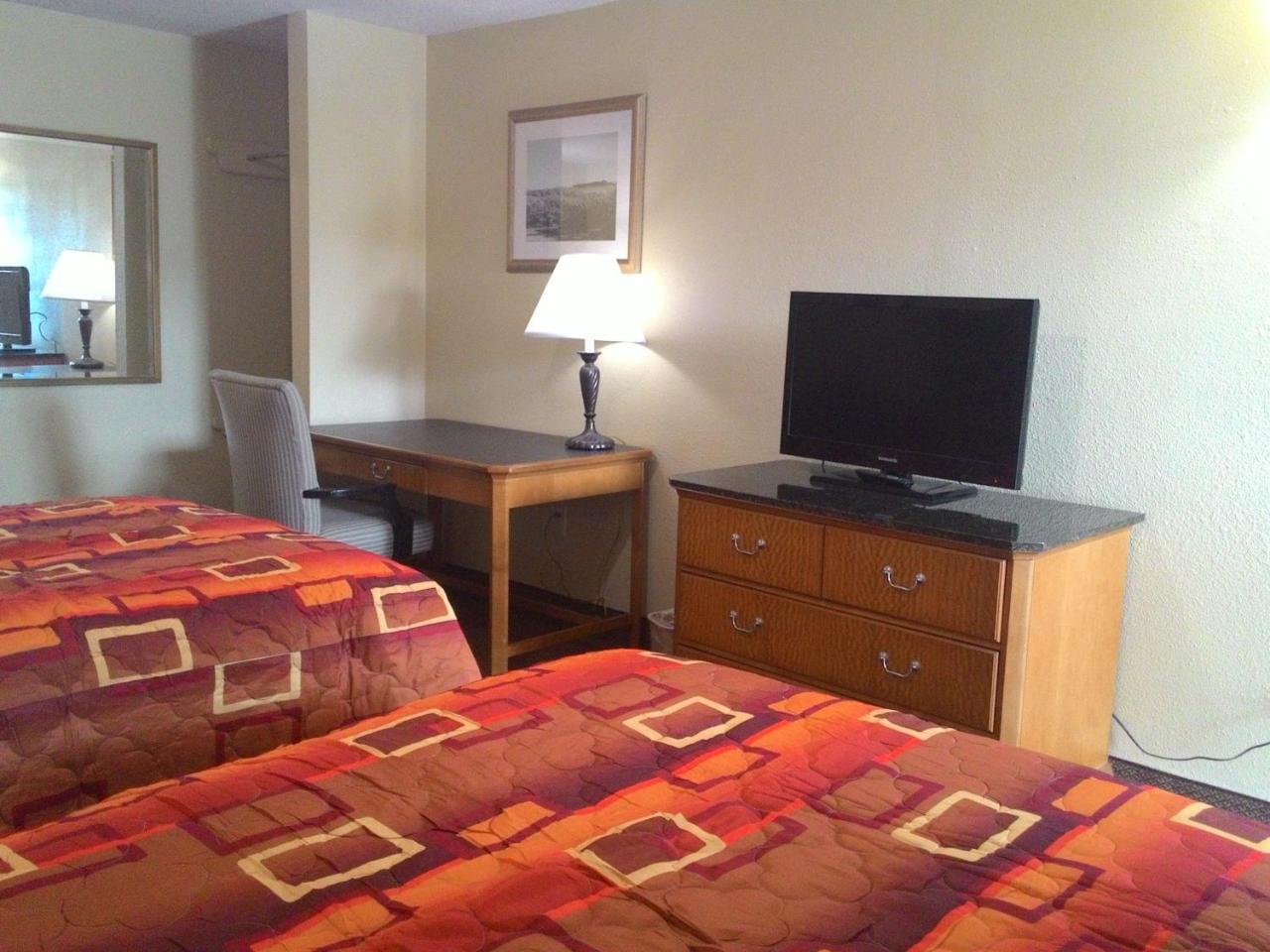 Queen Room,735669874:JPEG