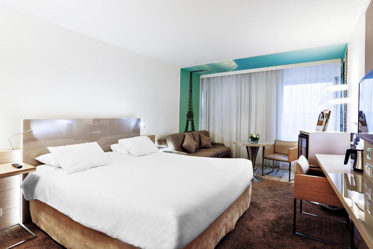 Quarto Superior com 1 Cama de Casal e 1 Sofá-Cama Duplo