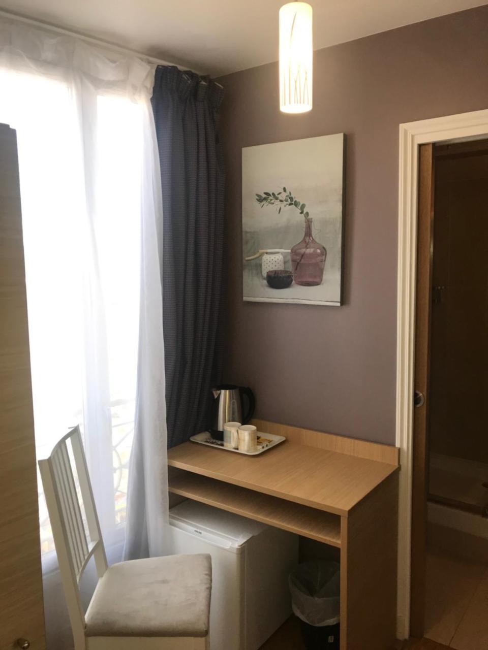 Zweibettzimmer mit Dusche