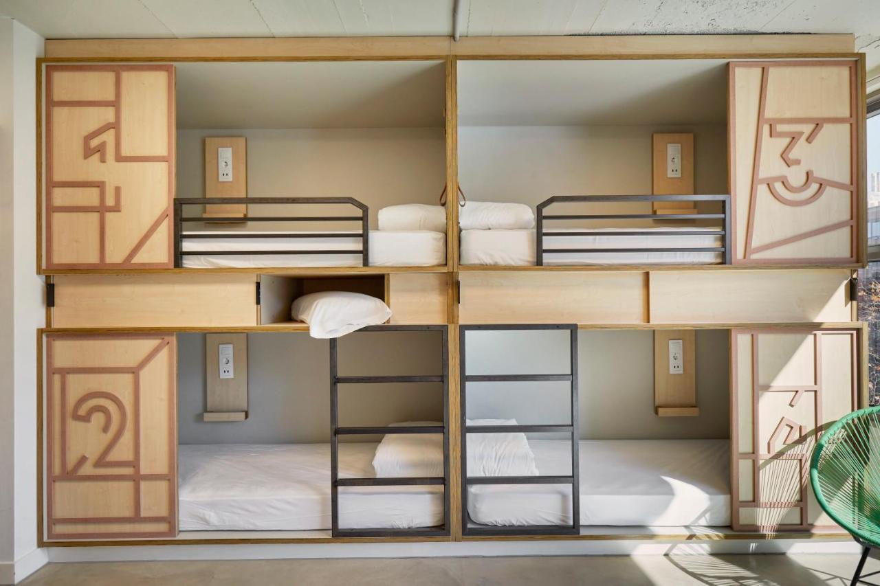 Familiekamer met Eigen Badkamer (6 Personen)