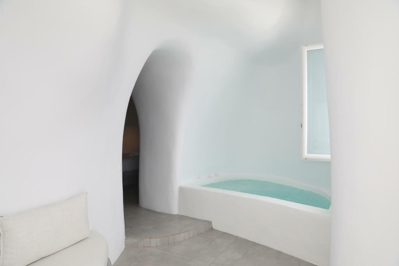 Höhlensuite mit Blick auf die Caldera und Whirlpool
