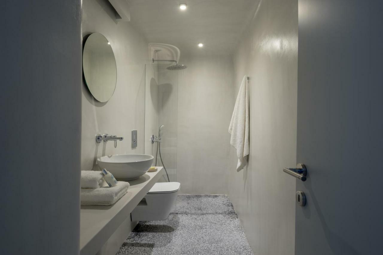 Echoes Suite with private outdoor heated plunge pool- semi outdoor hot tub and Caldera View,792524553:JPEG