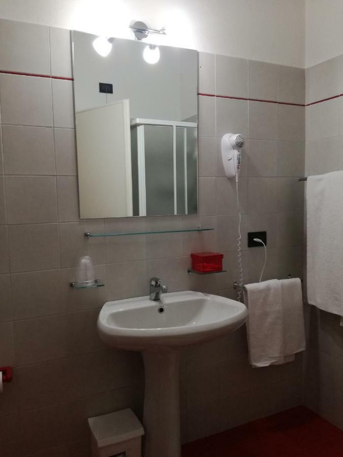 Double Room Lake View,1771744514:JPEG