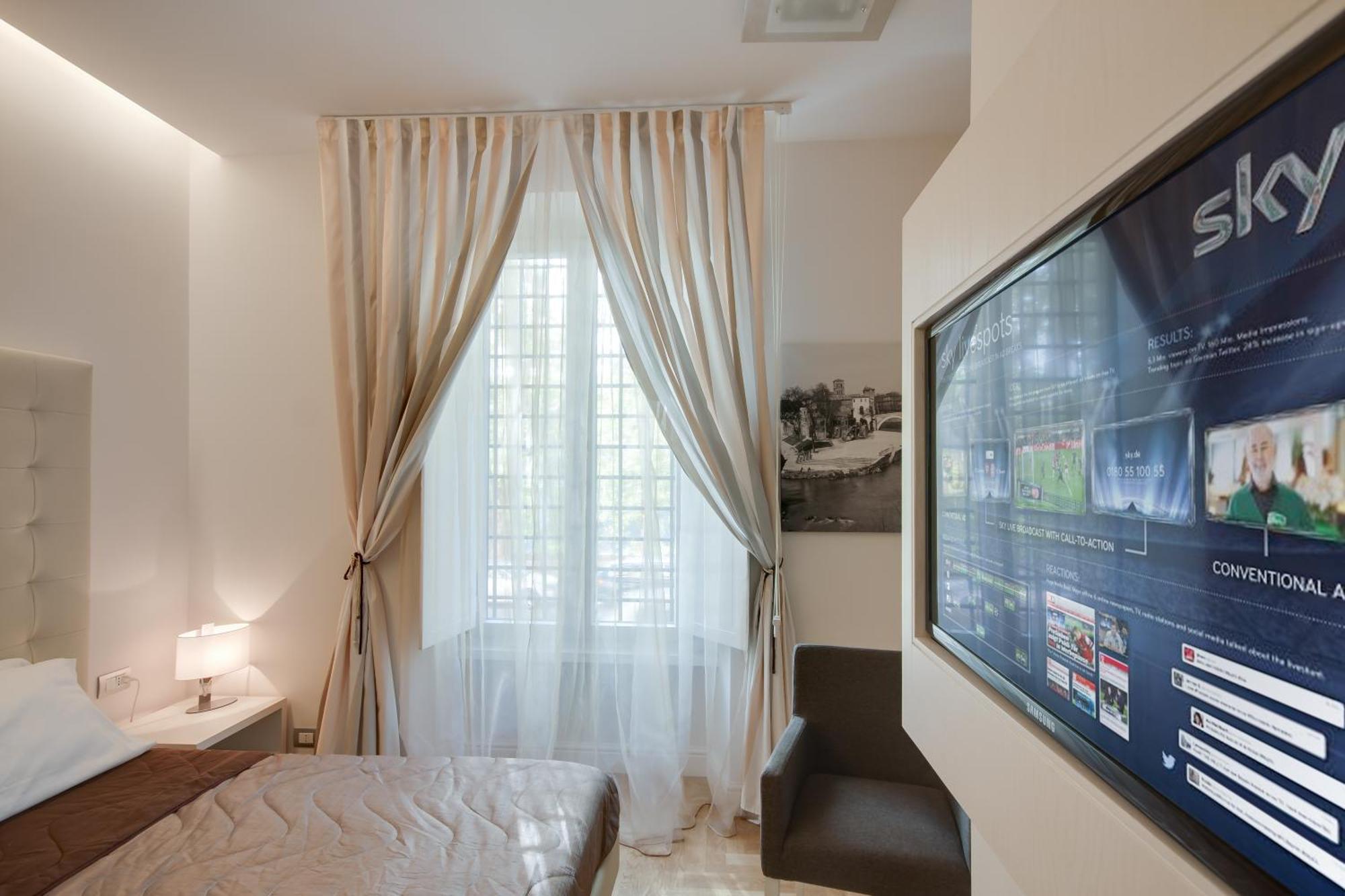 Quarto com Cama de Casal ou 2 de Solteiro