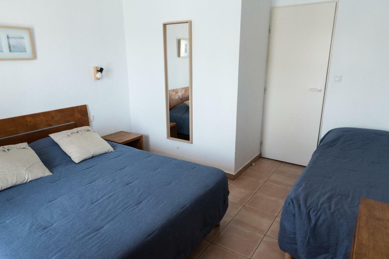 Quarto Triplo com Varanda ou Terraço