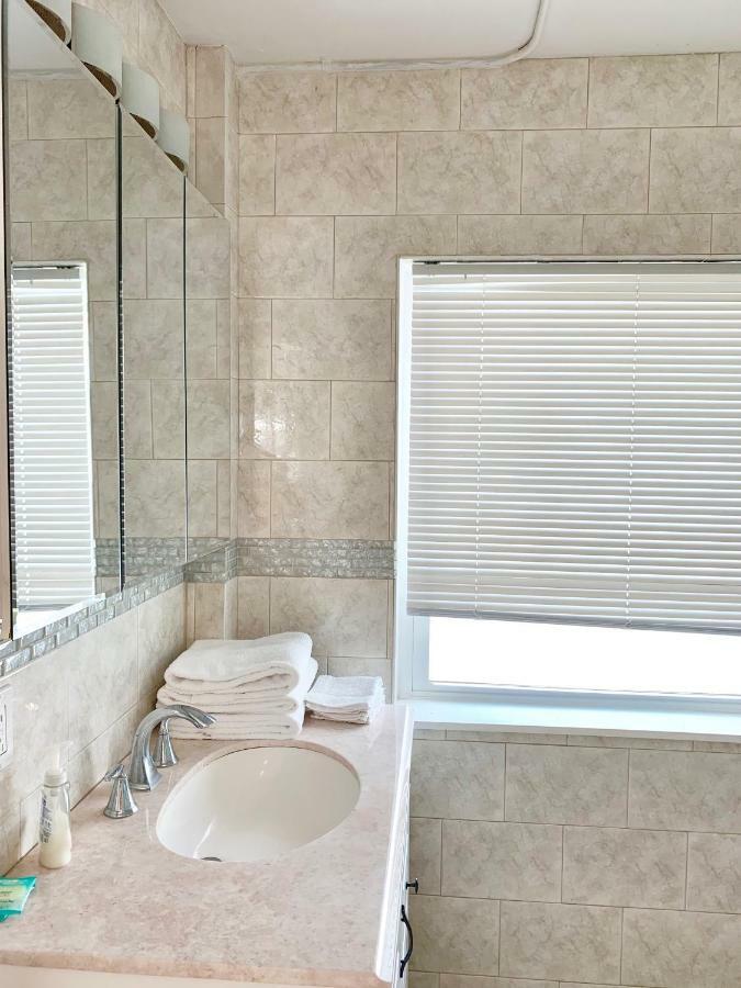 Small Twin Room,816185879:JPEG