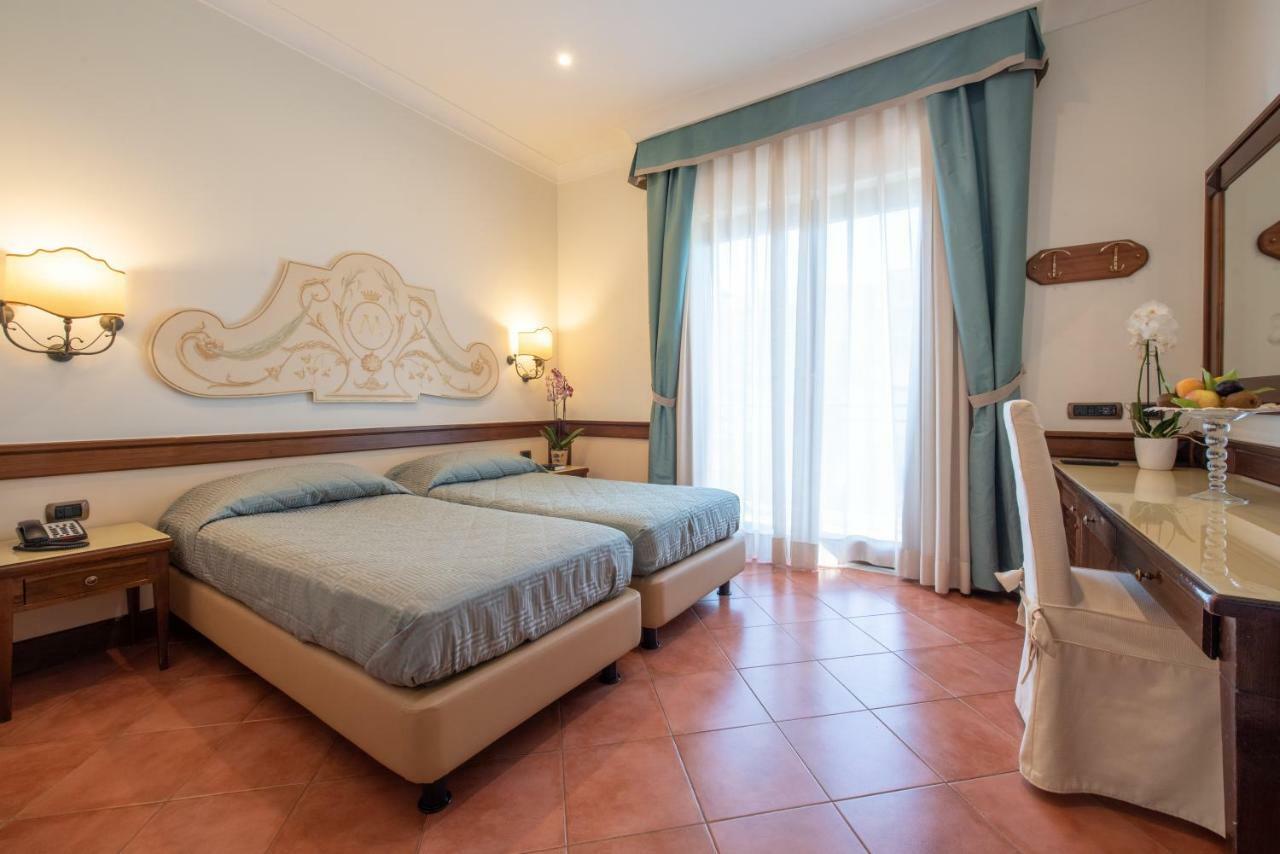 Doppelzimmer mit Balkon
