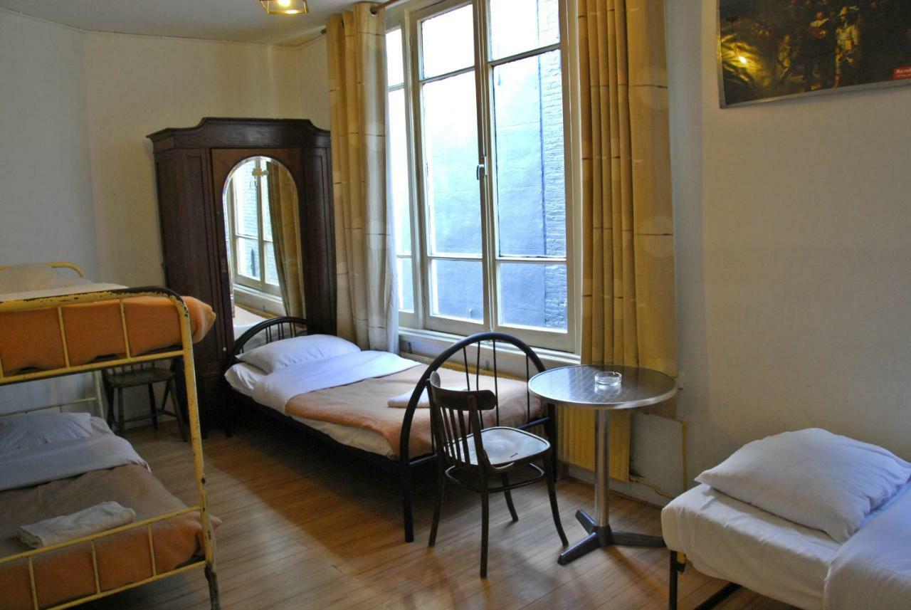 Chambre Quadruple Économique avec Salle de Bains Commune