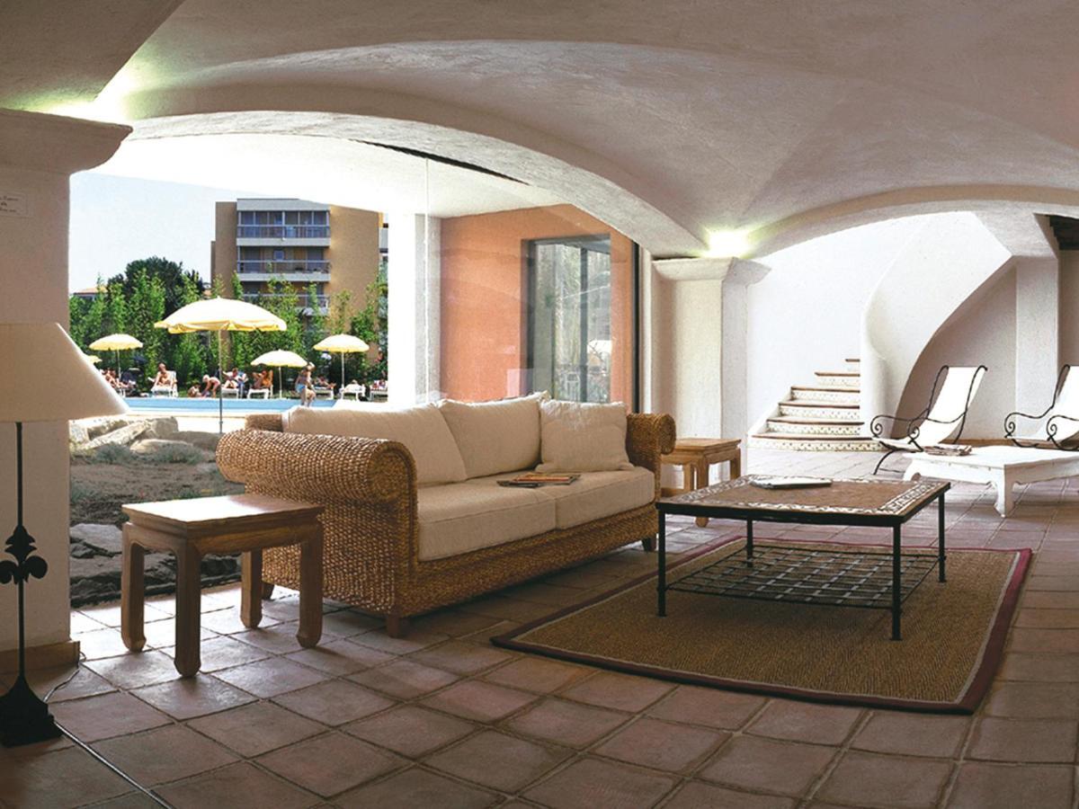 Two-Bedroom Apartment with Alcove (7 Adults),821647643:JPEG