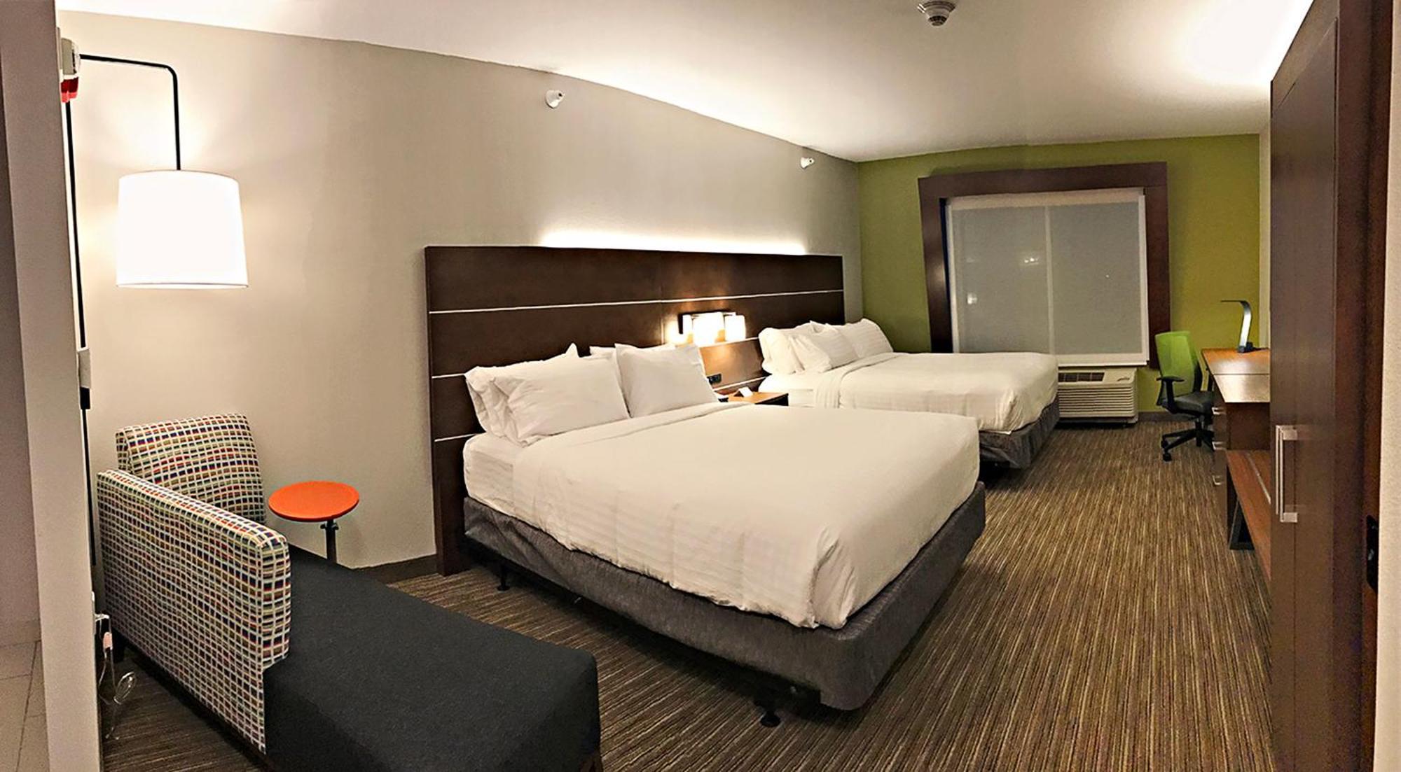 Queen Room with Two Queen Beds - Hearing Accessible/Non-Smoking