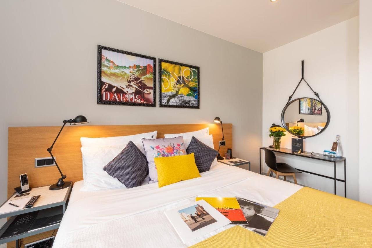 Deluxe Gold Kamer met Kingsize Bed