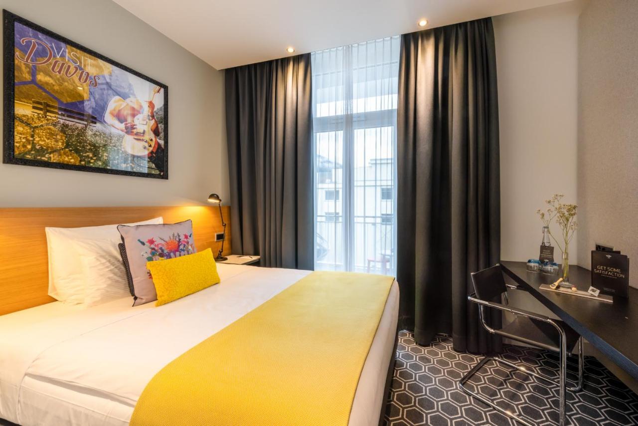 Deluxe Silver Kamer met Queensize Bed