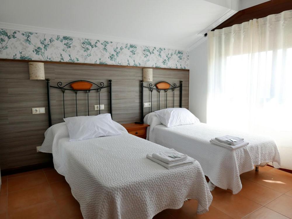 Quarto Twin com Casa de Banho Privativa