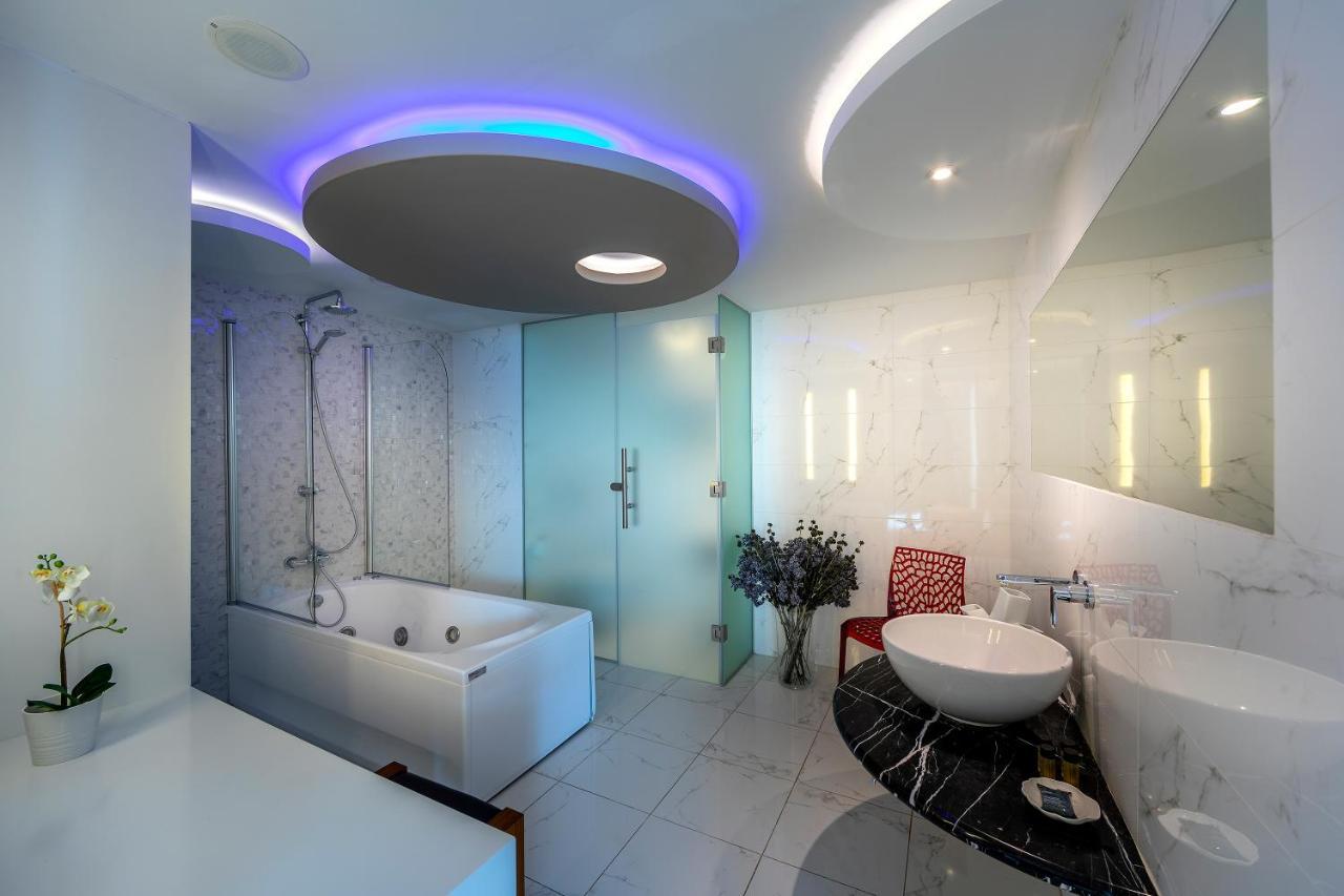 Suite Grand con bañera de hidromasaje al aire libre y vistas al mar