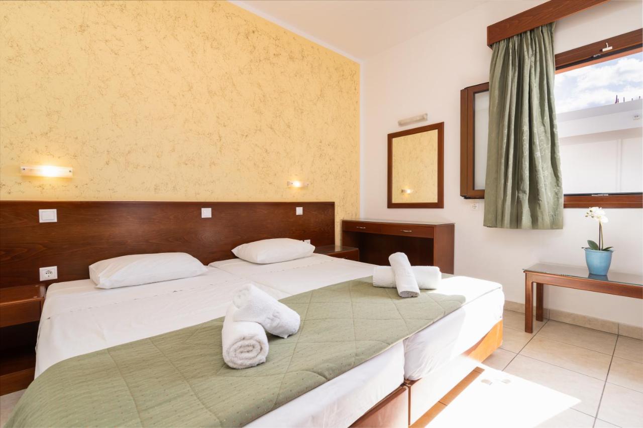 Studio with Garden View,1015358533:JPEG