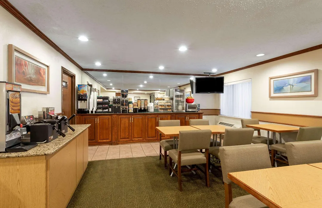 La Quinta Inn By Wyndham Indianapolis East-Post Drive-1