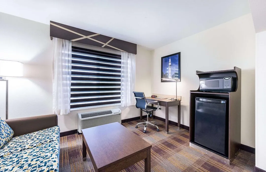 Clarion Pointe Madison-Huntsville-1