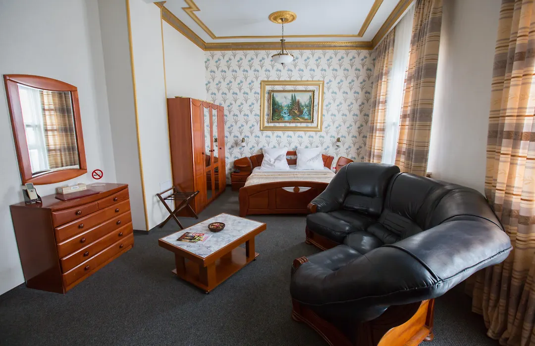 Bucharest Comfort Suites Hotel-1