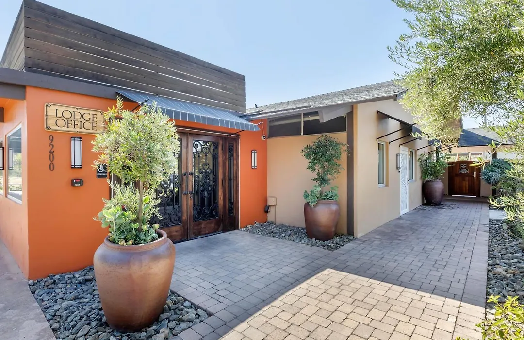 Carlton Oaks Lodge, An Ascend Collection Hotel-1