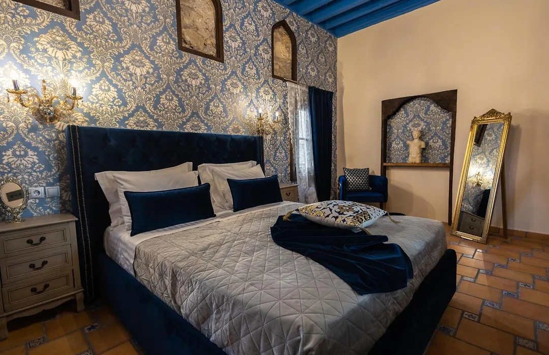 April Luxury Suites (Adults Only)-1