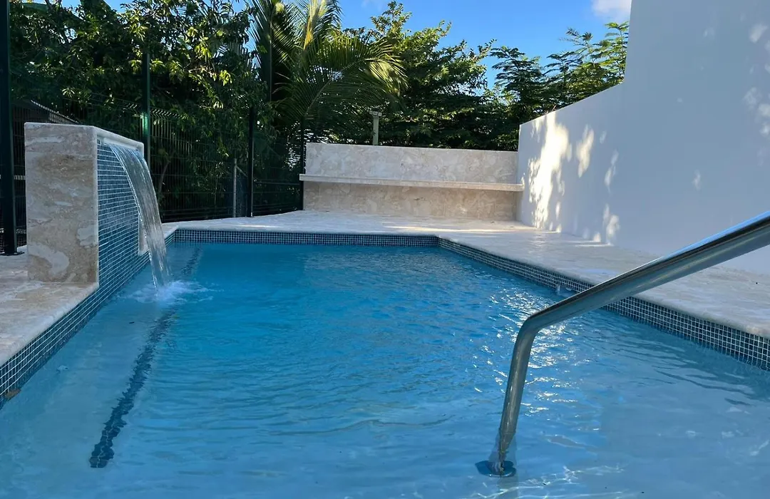 Red Flamboyan Guesthouse And Restaurant-1