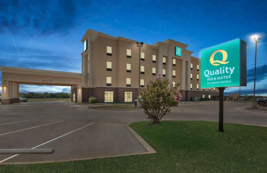 Quality Inn & Suites Pearsall-1