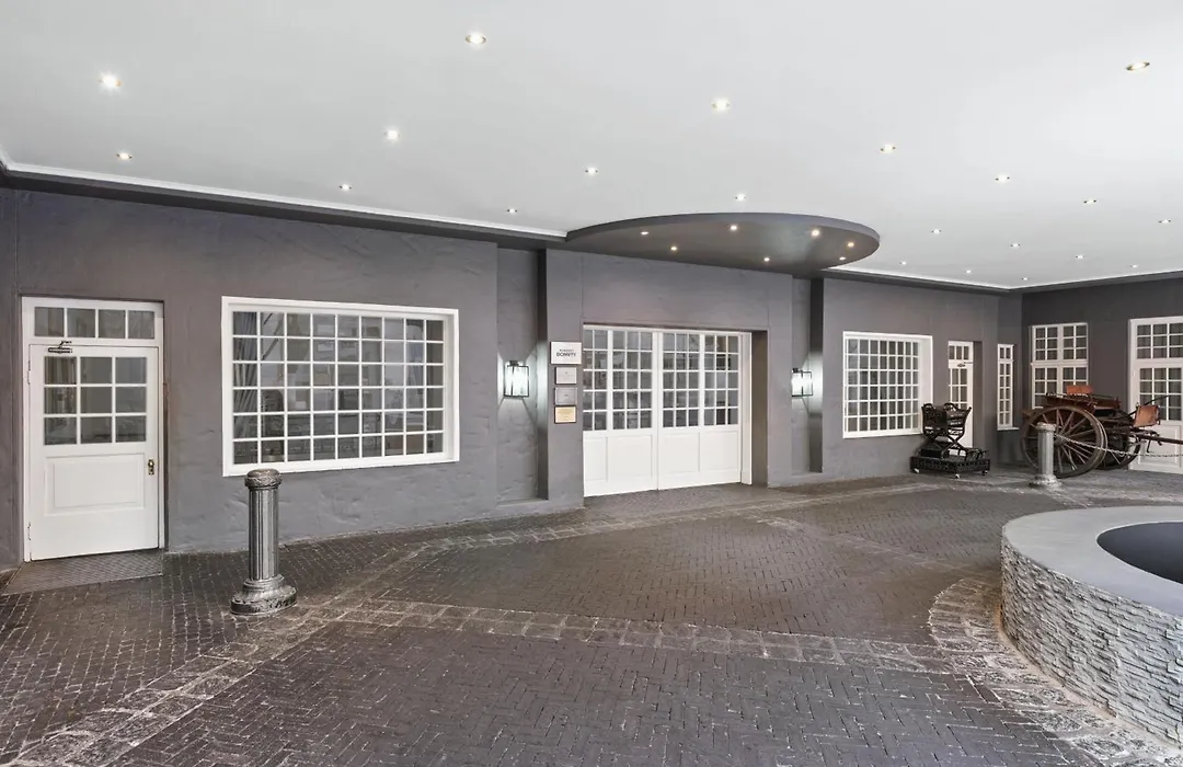 Protea Hotel By Marriott Johannesburg Balalaika Sandton-1