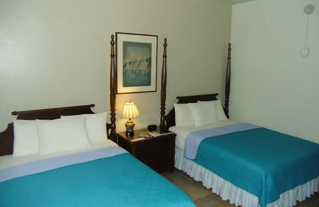 Parador Turtle Bay Inn-1
