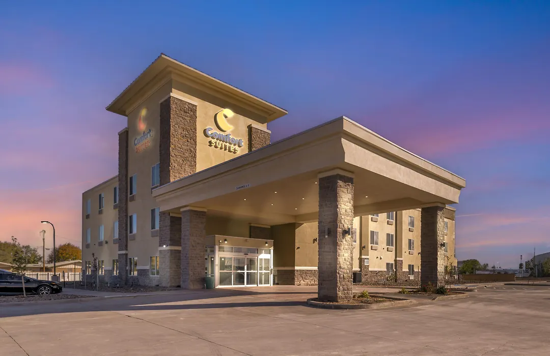 Comfort Suites Pecos-1