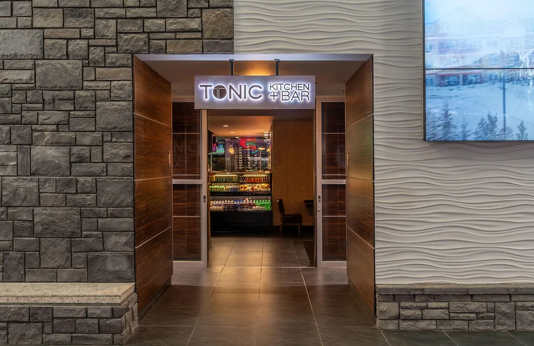 Hotel Clique Calgary Airport-1