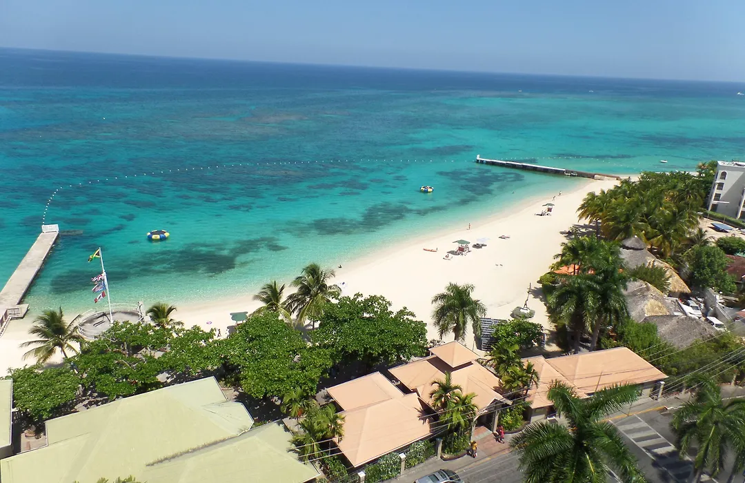 Beach Condos -Montego Bay Club Beach Resort-1