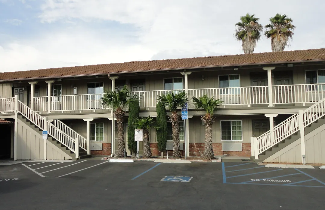 Escondido Inn-1