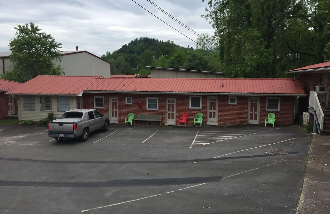 Phillips Historic Motel & Cottages-1