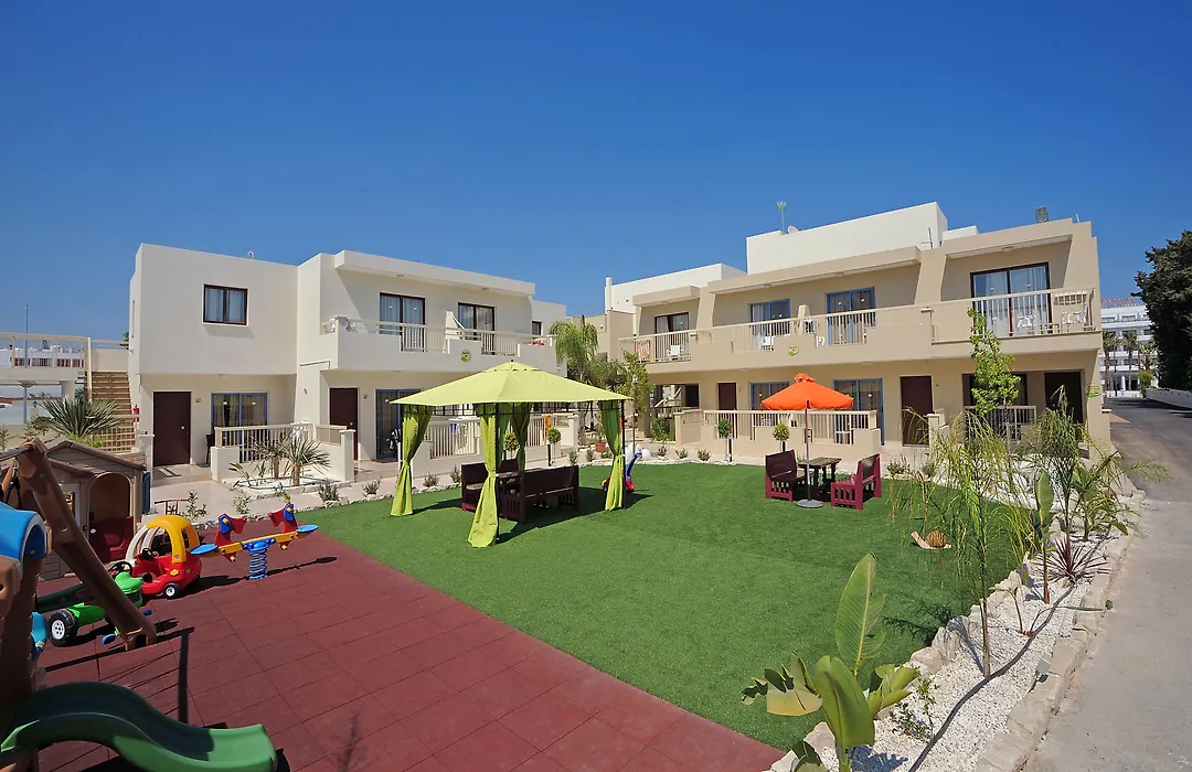 Nelia Gardens-1