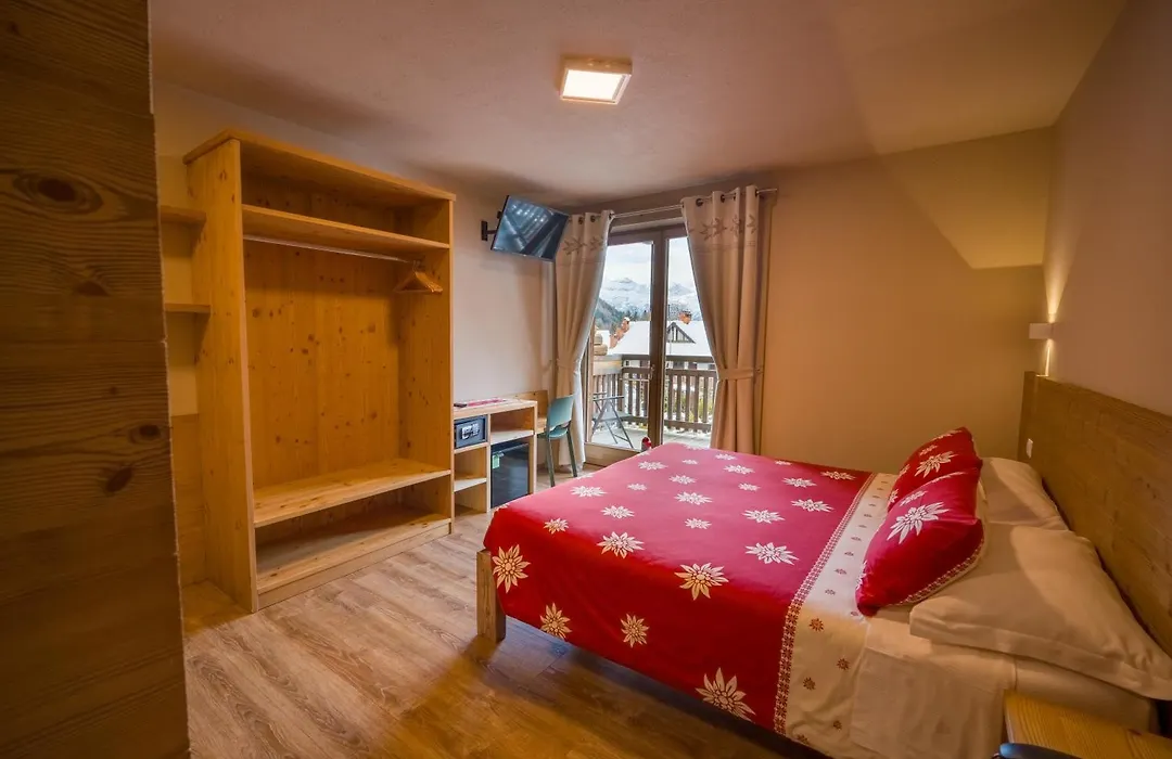 Alpen Chalet - Charme Mountain Hotel --1
