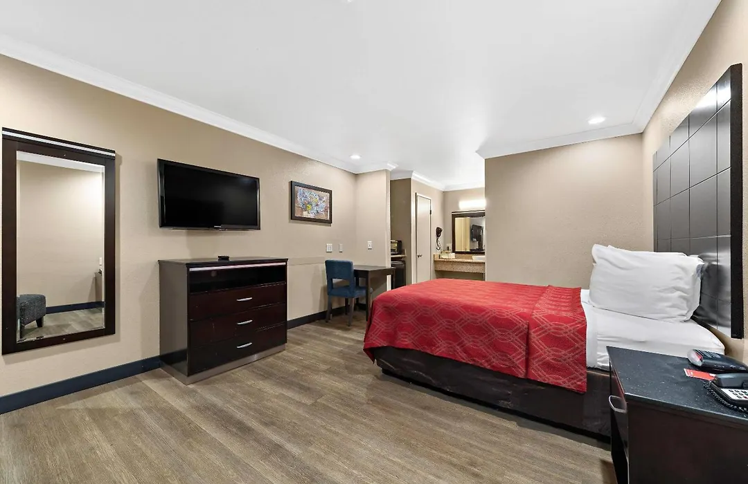 Econo Lodge Inn & Suites Escondido Downtown-1