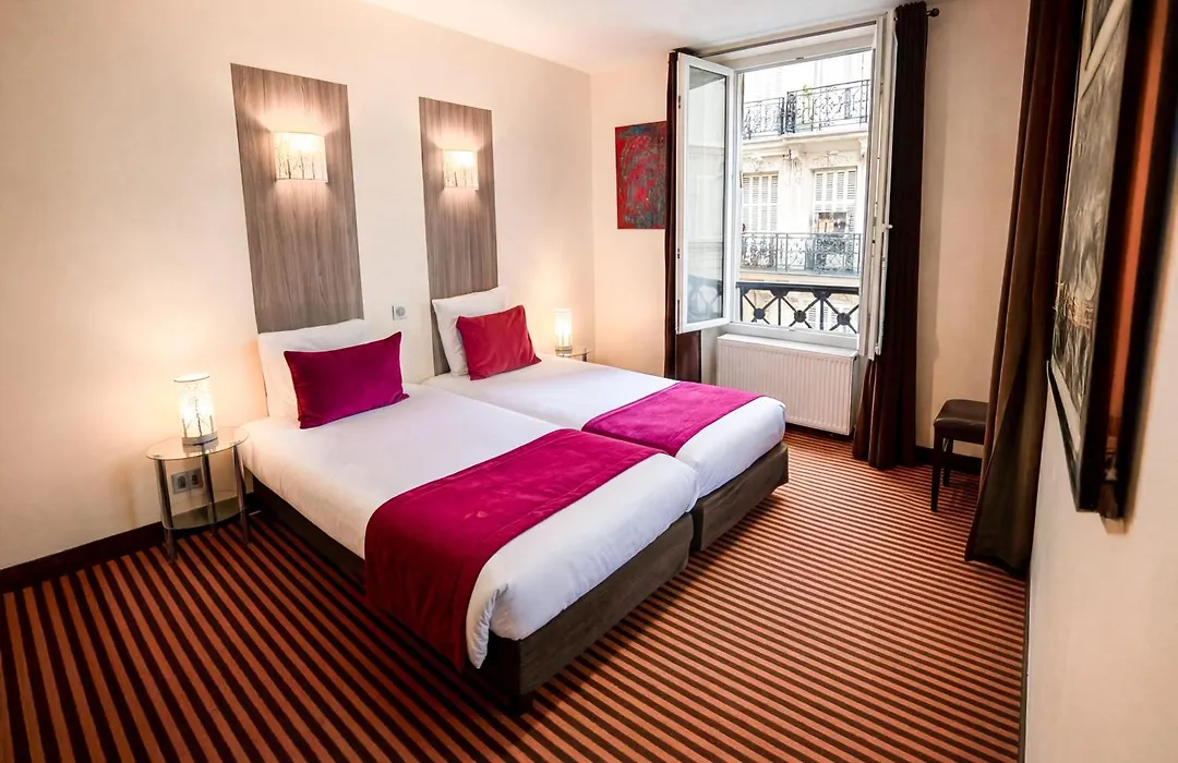 Hotel Pax Opera-1