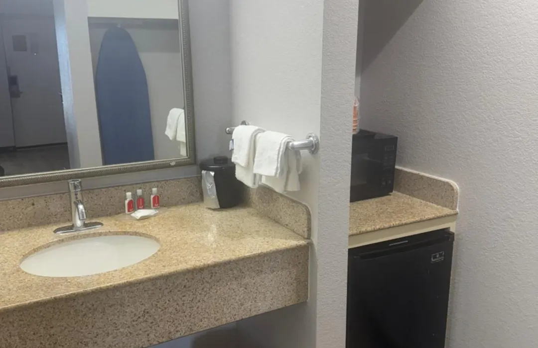 Econo Lodge Naval Station Norfolk-1
