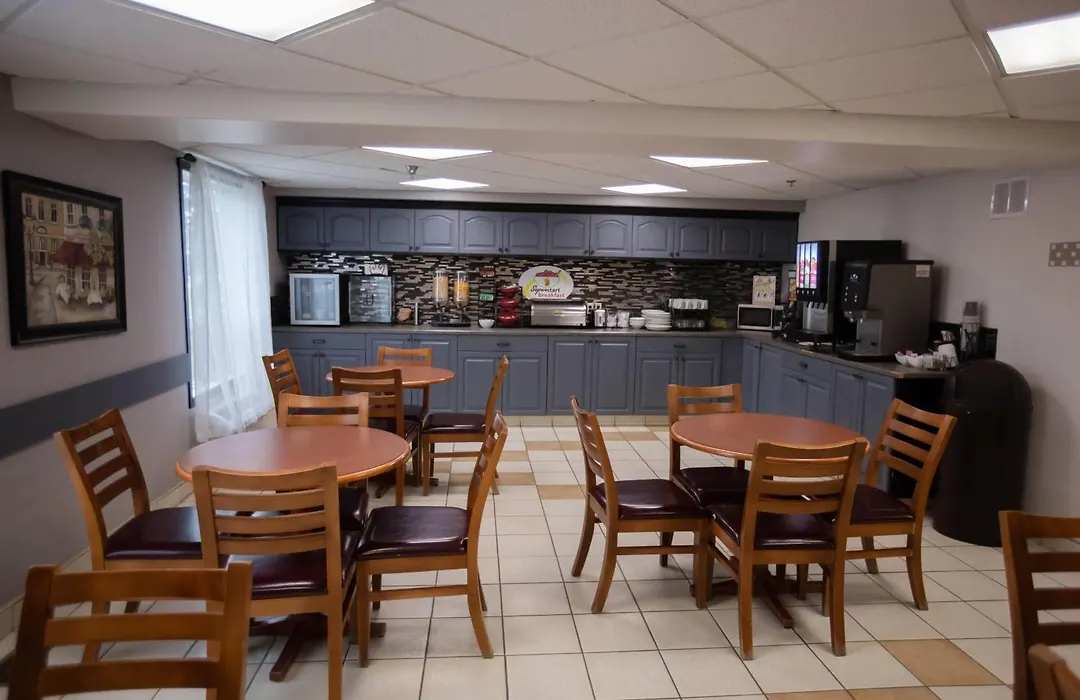 Super 8 By Wyndham Whitecourt-1